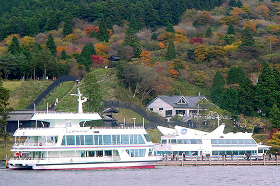 hakone sightseeing cruise